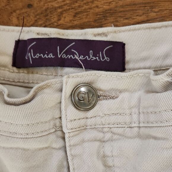 Gloria Vanderbilt Cream Capris with Rolled Cuffs Womens Size 10 - Picture 2 of 9